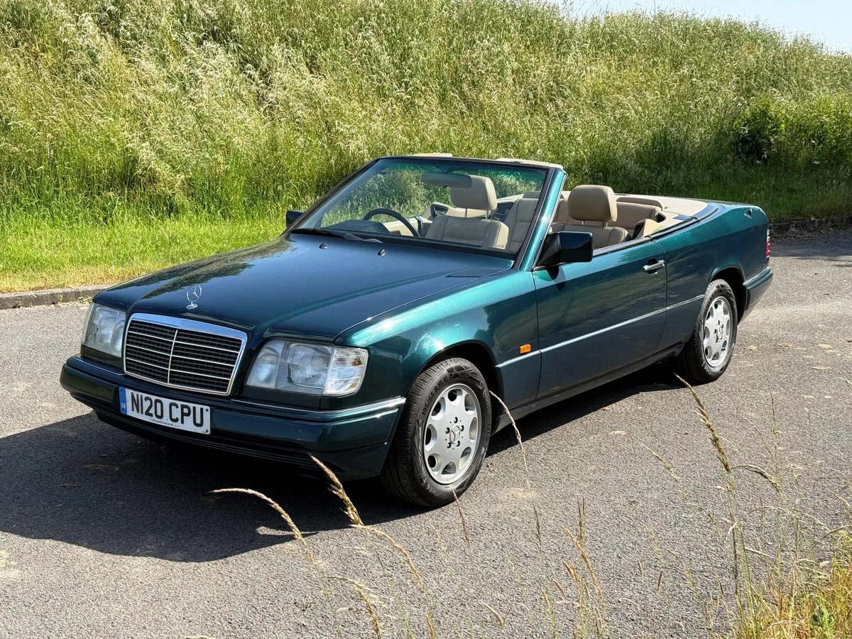 Mercedes-Benz W124 E220 CABRIOLET, image 1 of 15