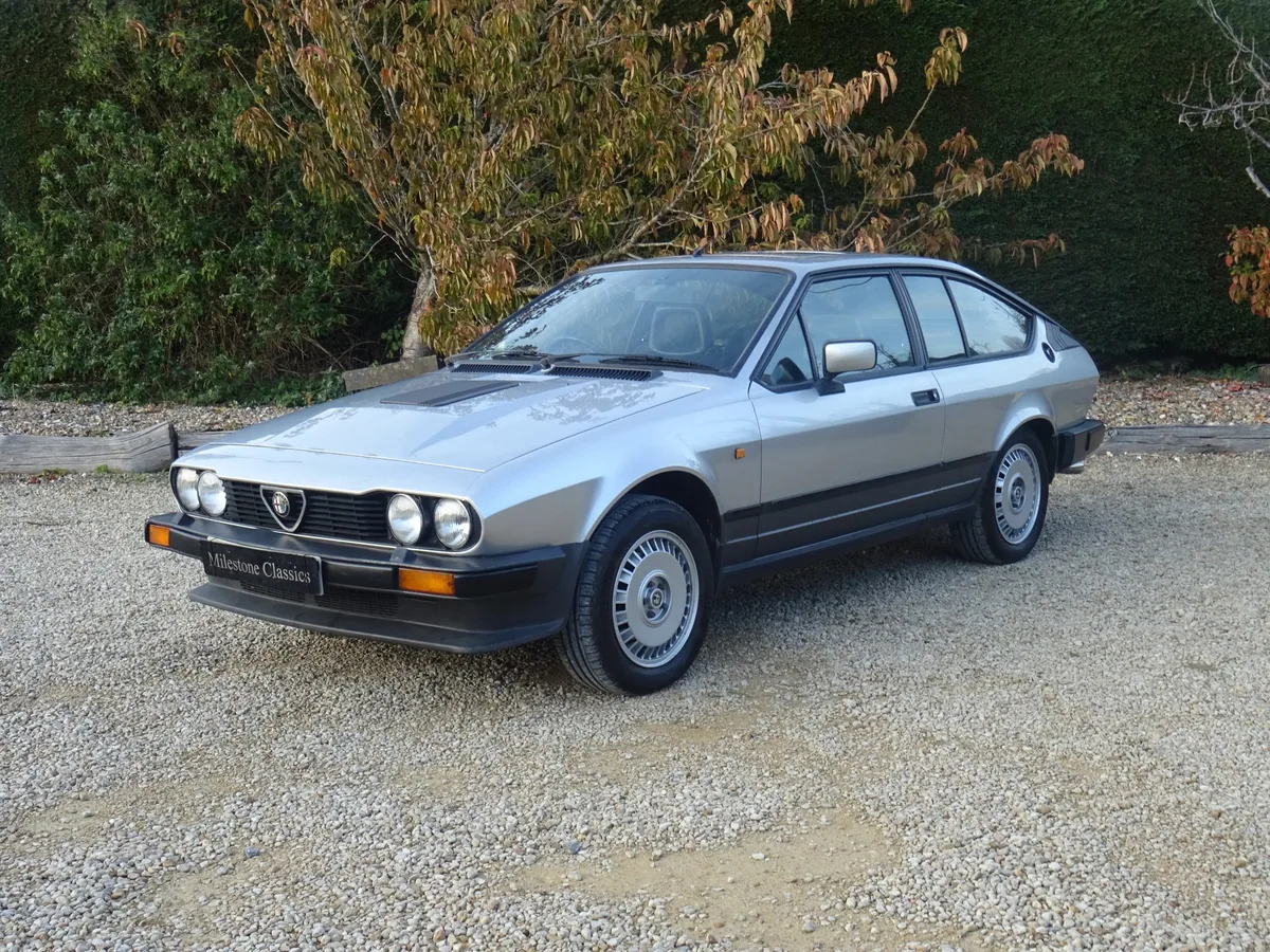 Alfa Romeo GTV6 2500, image 1 of 11