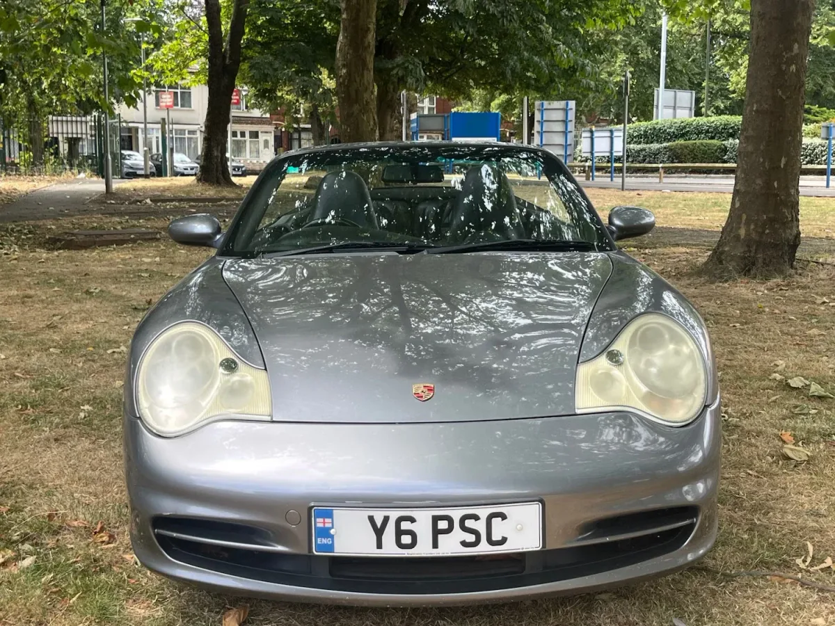 Porsche 911, image 2 of 17