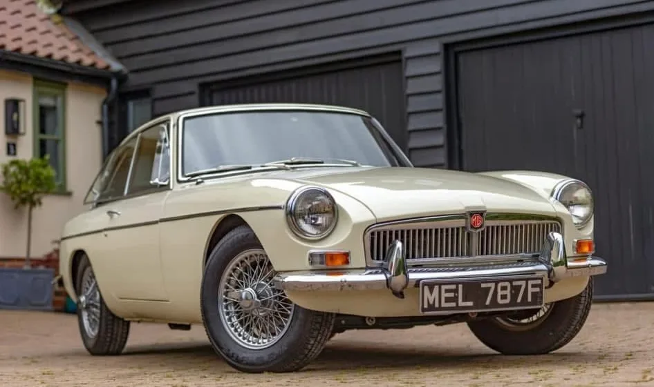 MG MGB GT, image 1 of 3
